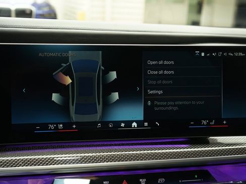 Used 2023 BMW 760i xDrive image 20