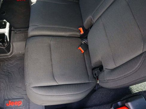 Used 2020 Jeep Wrangler Unlimited Sport S image 13