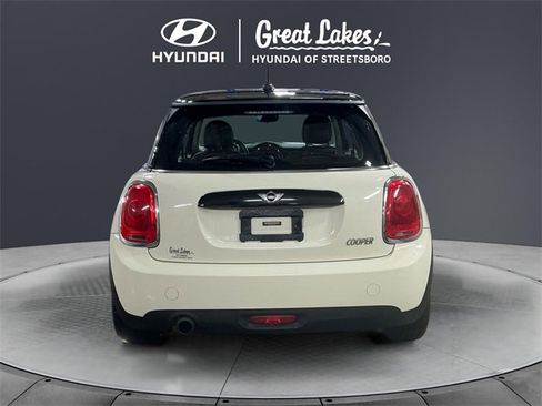 Used 2017 MINI Cooper 2-Door Hardtop image 4