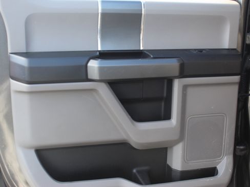 Used 2016 Ford F150 XLT w/ Equipment Group 302A Luxury image 26