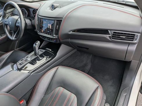 Used 2021 Maserati Levante image 21
