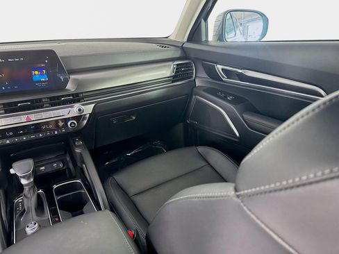 Certified 2025 Kia Telluride S image 26