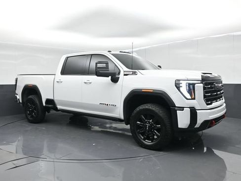 Used 2025 GMC Sierra 2500 AT4 AWD/4WD image 2