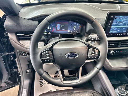 New 2026 Ford Explorer Platinum w/ LUX Leather Package AWD/4WD image 17