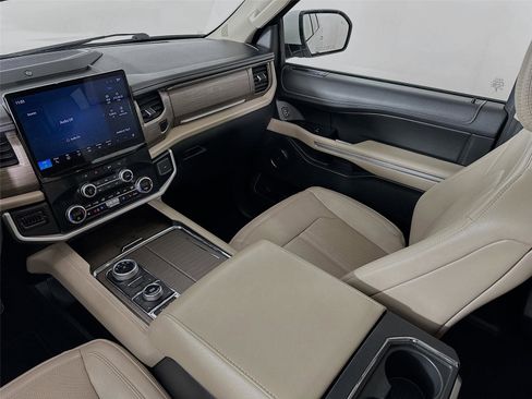 Used 2024 Ford Expedition Max Limited image 30