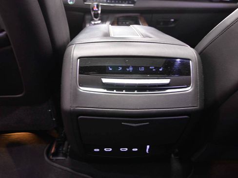 Used 2021 Cadillac Escalade ESV Premium Luxury AWD/4WD image 15