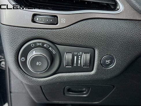 Used 2020 Jeep Cherokee Limited AWD/4WD image 13