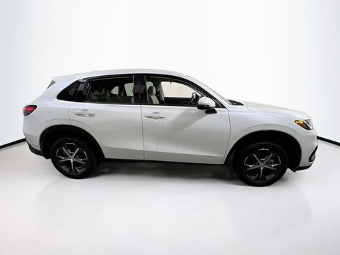 Used 2023 Honda HR-V EX-L image 4