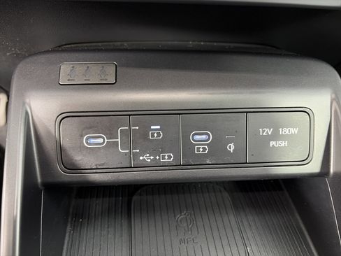 Used 2024 Hyundai Kona Limited AWD/4WD image 26