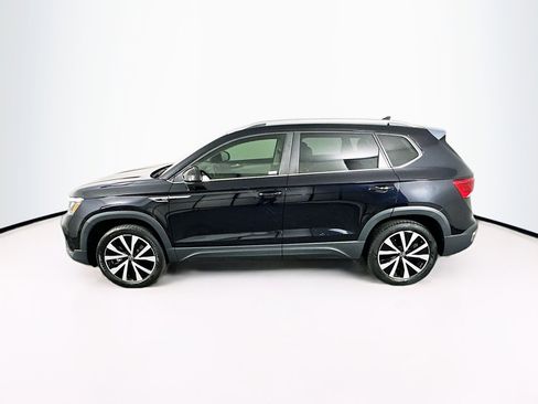 Used 2022 Volkswagen Taos SE image 4