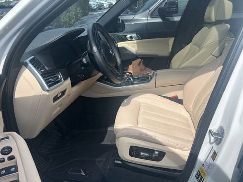 Used 2022 BMW X5 xDrive40i w/ Luxury Seating Package AWD/4WD image 4