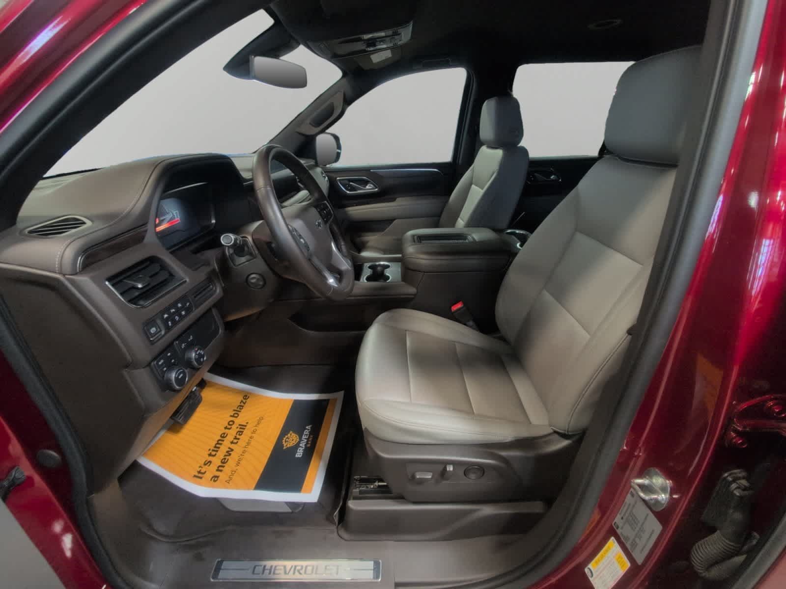 Used 2022 Chevrolet Tahoe Z71 w/ Luxury Package AWD/4WD image 9