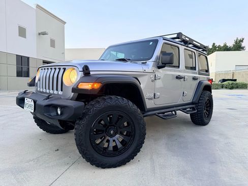 Used 2019 Jeep Wrangler Unlimited Sport S image 1