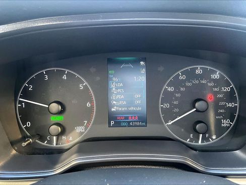 Used 2025 Toyota Corolla LE FWD image 25