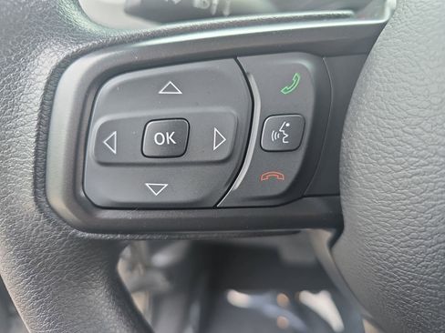 Used 2025 Jeep Wrangler Sport AWD/4WD image 17