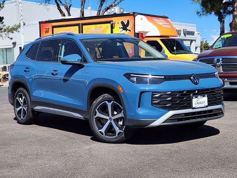 New 2026 Volkswagen Tiguan SE image 1