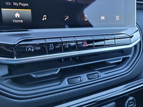 New 2026 Jeep Compass Latitude image 30