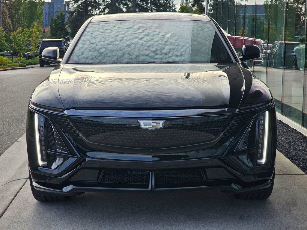 New 2027 Cadillac Lyriq V Premium AWD/4WD image 8