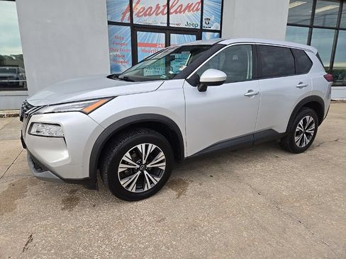 Used 2023 Nissan Rogue SV AWD/4WD image 4