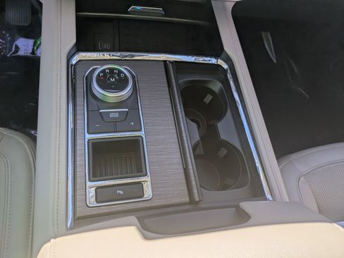 Certified 2024 Ford Expedition Limited image 22