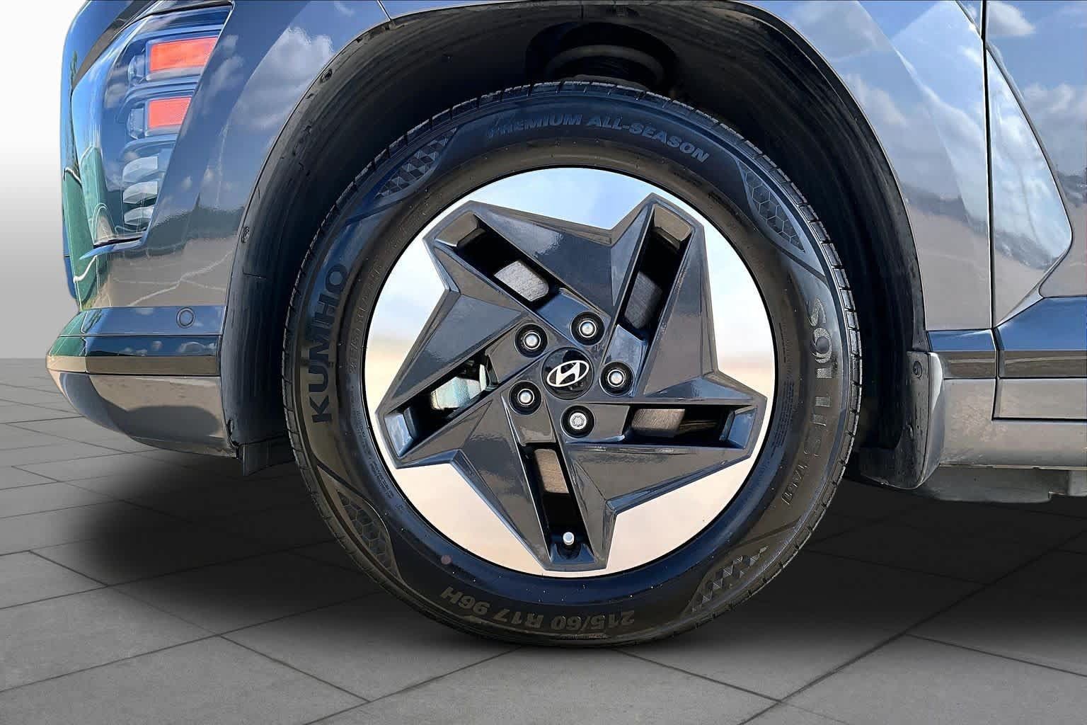 Used 2024 Hyundai Kona Limited FWD image 9
