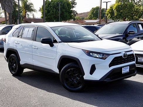Used 2022 Toyota RAV4 LE FWD image 3