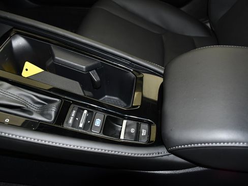 Certified 2025 Honda Accord Touring image 33