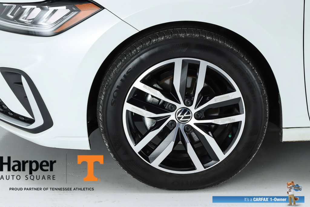 Used 2025 Volkswagen Jetta SE w/ Sunroof Package FWD image 41