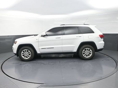 Used 2019 Jeep Grand Cherokee Laredo AWD/4WD image 47