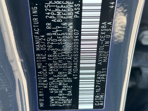 Used 2025 Toyota Camry SE FWD image 27