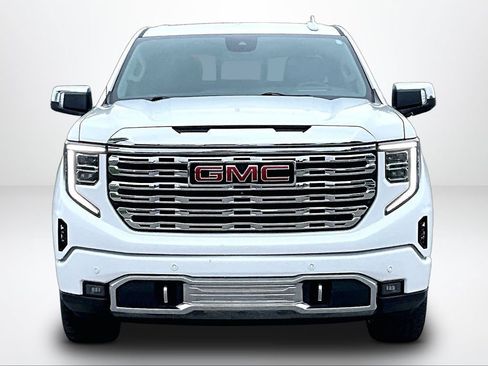 Used 2022 GMC Sierra 1500 Denali w/ Technology Package AWD/4WD image 4