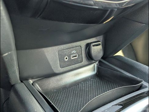 Used 2019 Nissan Rogue SV FWD image 16
