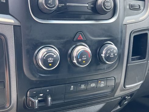 Used 2017 RAM 3500 Tradesman w/ Chrome Appearance Group AWD/4WD image 17