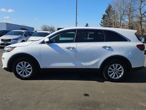 Used 2020 Kia Sorento LX image 4