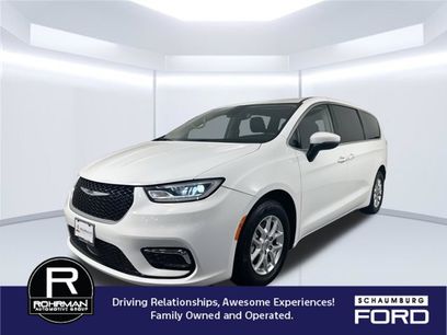 Used 2023 Chrysler Pacifica Touring-L