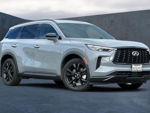 Certified 2025 INFINITI QX60 Luxe w/ Black Edition image 2