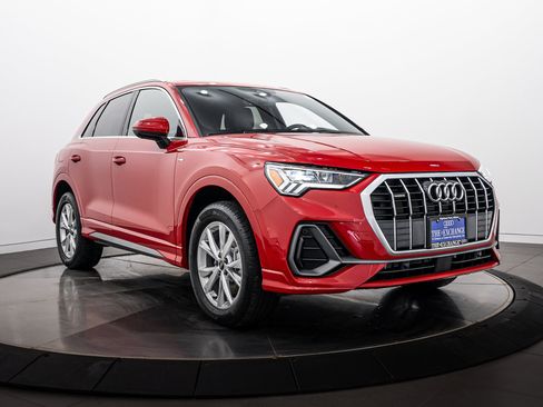 Used 2025 Audi Q3 2.0T Premium Plus w/ Premium Plus Package AWD/4WD image 2