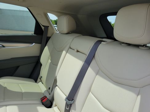 Used 2022 Cadillac XT5 Premium Luxury w/ Technology Package AWD/4WD image 20