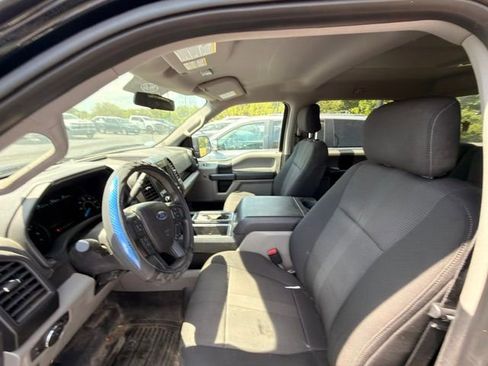 Used 2017 Ford F150 XL w/ Equipment Group 101A Mid RWD image 3