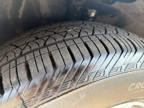 Used 2021 Chrysler Pacifica Touring-L FWD image 29
