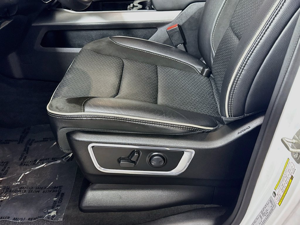 Used 2024 RAM 1500 Laramie AWD/4WD image 26
