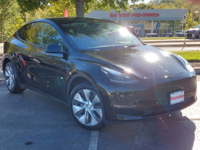 Used 2024 Tesla Model Y Long Range AWD/4WD image 2
