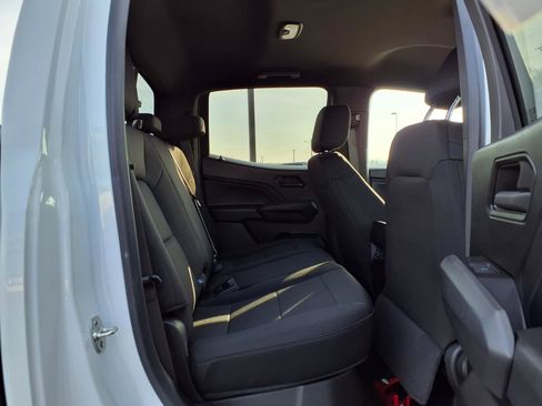 Used 2024 Chevrolet Colorado W/T w/ Technology Package image 25