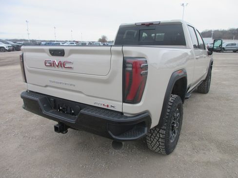 New 2026 GMC Sierra 2500 AT4X image 4
