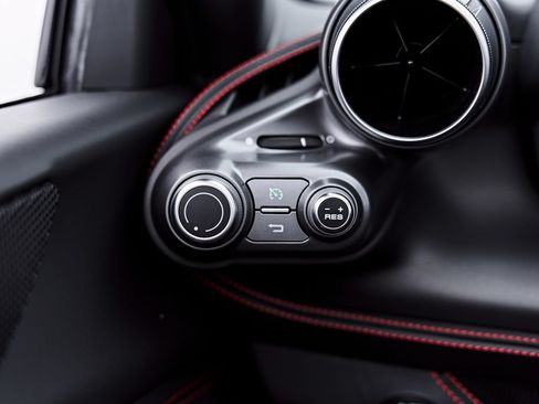 Used 2022 Ferrari F8 Tributo RWD image 79