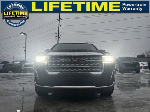 Used 2023 GMC Acadia Denali image 4