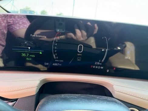 Used 2024 Cadillac XT4 Premium Luxury w/ Technology Package FWD image 15