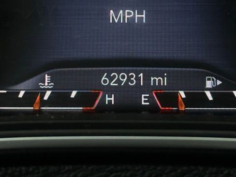 Certified 2021 Jeep Cherokee Latitude Lux w/ Comfort/Convenience Group image 31