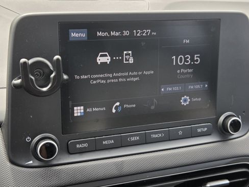 Used 2022 Hyundai Kona SE image 15