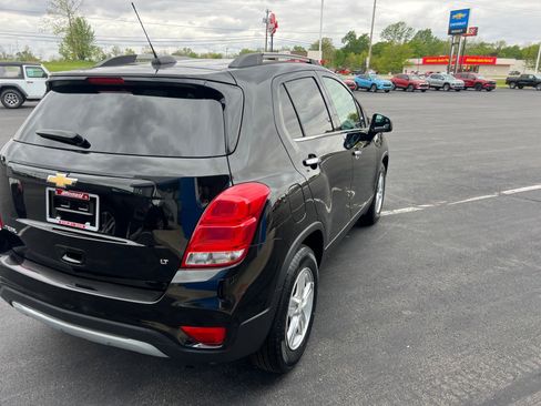 Used 2019 Chevrolet Trax LT w/ LT Convenience Package FWD image 5